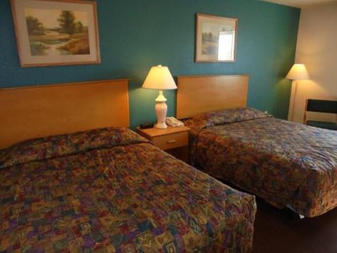 Herington Inn And Suites Εξωτερικό φωτογραφία