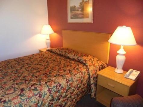 Herington Inn And Suites Εξωτερικό φωτογραφία